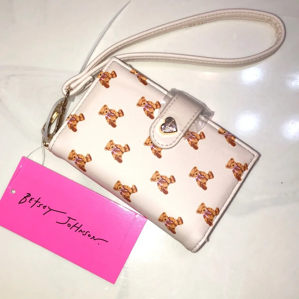 Betsey Johnson neutral cream